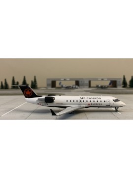 NG MODEL 1:200 AIR CANADA EXPRESS CRJ-200