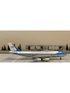 DRAGON 1:400 UNITED STATES OF AMERICA “AIR FORCE ONE”  BOEING 747