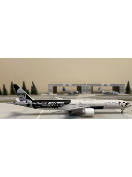 JC WINGS 1:400 LATAM BOEING 777-300ER “STAR WARS”